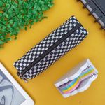 Estojo Simples Médio Estampa Quadriculada Preto e Branco - Fizz