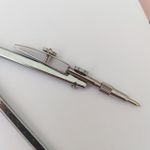 Compasso Escolar Metal com Tira - Linha - Tilibra