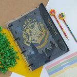 Fichário Universitário Harry Potter 27,5 x 22,3 cm Capa Protetora Cristal e Capa Vira Pôster 192 Folhas Pautadas e Decoradas - DAC