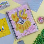 Fichário Universitário Looney Tunes  275 X 223 X 40 mm Capa Protetora Cristal e Capa Vira Pôster 192 Folhas Pautadas e Decoradas - DAC