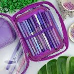 Estojo Box Cristal Transparente Roxo 100 Pens com Divisórias - DAC