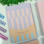 Caderno Universitário Espiral 10 Matérias Capa Dura Happy Tom Pastel 20 x 27,5 cm 160 Folhas - Tilibra