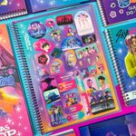  Caderno Universitário Espiral Capa Dura Guerreiras do K-Pop 1 Matéria 20 x 27,5 cm 80 Folhas - Tilibra
