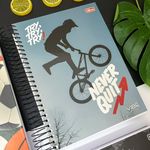 Caderno Universitário Espiral Vibe 16 Matérias 20 x 27,5 cm 256 Folhas - Tilibra