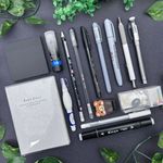 Kit Escolar Monocromático Preto (15 itens de Papelaria)