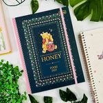 Agenda Costurada Vintage 2027 Winnie The Pooh 17,6 x 23,9 cm 176 Folhas - Tilibra