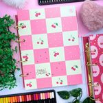 Caderno Argolado Colegial Sweet Cherry 190 x 260 mm com 160 Folhas Pautadas e Decoradas - Animativa
