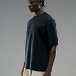 CAMISETA OVER BORDADA LEAVE - PRETO