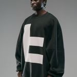 MOLETOM OVERSIZED DELTA - PRETO