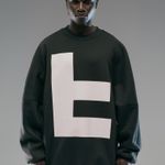 MOLETOM OVERSIZED DELTA - PRETO