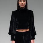 BLUSA VELUDO LAMINA - PRETO