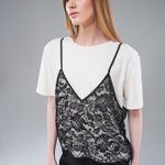 CAMISETA TOP RENDA OFF WHITE/PRETO