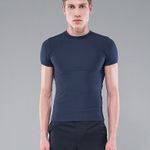CAMISETA WATERS ABERTURA NAS COSTAS