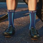 Meia Cano Alto Compressport Racing Socks V4 Bike Highcut Unissex