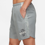 Bermuda de corrida branca Nike Challenger 7 Wild Run Masculina