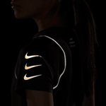 T-shirt Performance Nike Dri Fit Run Division Feminina