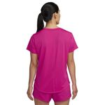 T-shirt Performance Nike Swoosh Feminina Rosa Shock
