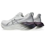 Tênis Asics Novablast 4 Platinum Feminino