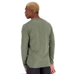 T-shirt Manga Longa New Balance Q Speed Jacquard Masculina Verde