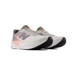 Tênis New Balance FuelCell Rebel V5 NY Masculino