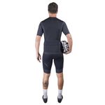 Bermuda Compressão Woom Triathlon Carbon Storm Masculina