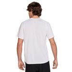 T-shirt Performance Nike Stride Masculina