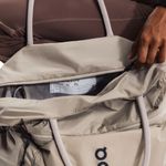 Bolsa On Running Track Pack 35L Lite Unissex