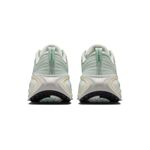 Tênis Nike Vomero Plus Feminino