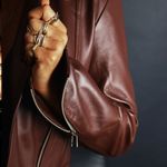 Jaqueta Couro Pelica Slim Marrom Cacau Fatima