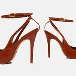 Scarpin SlingBack Couro Verniz Premium Salto Alto Fino Caramelo