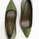 Scarpin Couro Salto Médio Fino Verde Militar