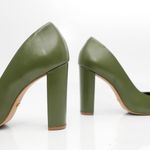 Scarpin Couro Salto Bloco Médio Verde Militar