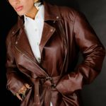 Jaqueta Couro Pelica Oversize Marrom Cacau Naty Vianna