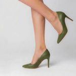 Scarpin Couro Salto Médio Fino Verde Militar