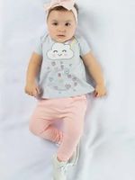Camiseta, body e calça