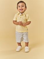 camiseta polo e short linho