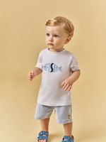 T-shirt em meia malha e short bengaline