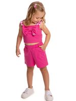 Blusa com laço e shorts