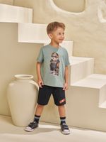 T-shirt em malha e short moletinho