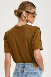 T-Shirt Over Ellie Golden