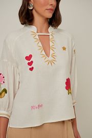 BLUSA SAFIRA CAMBRAIA DE LINHO BORDADA