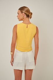 BLUSA ANTÔNIA CAMBRAIA DE LINHO AMARELA