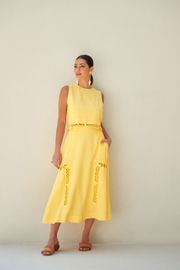 BLUSA ANTÔNIA CAMBRAIA DE LINHO AMARELA