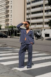 CALÇA LISTRADA ICÔNICA MARINHO