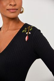 VESTIDO ESTRELA MALHA CANELADA COM BORDADO