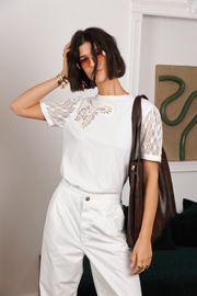 CAMISETA KATIE MALHA CERAMIC COM BORDADO