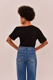 CAMISETA MARIANA MALHA STRONG