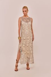 VESTIDO ONDAS TELA BORDADA