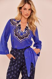 BLUSA SATURNO AZUL ESTAMPADA