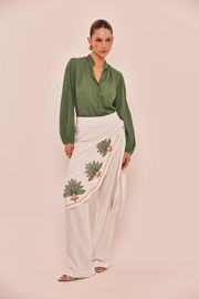 CALÇA MIRAGEM COM BORDADO